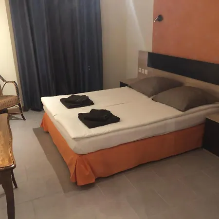 Hotel La Chataigneraie 2*