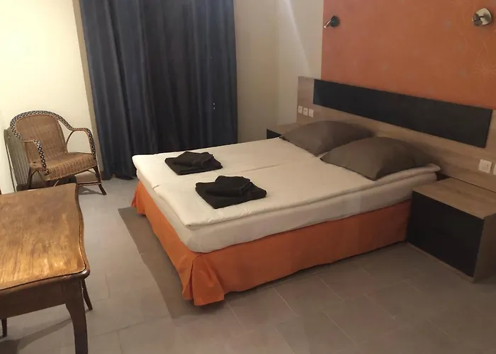 Hotel La Chataigneraie 2*