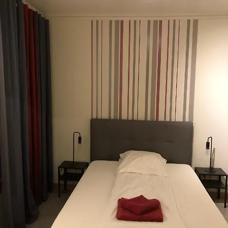 La Chataigneraie 2* Uzer (Ardeche)